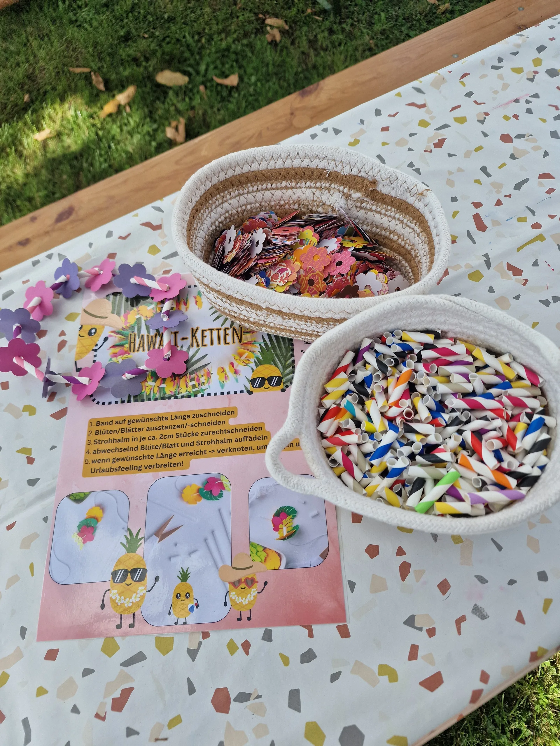Selbst gefädelte Hawaii-Ketten als Souvenir vom Event