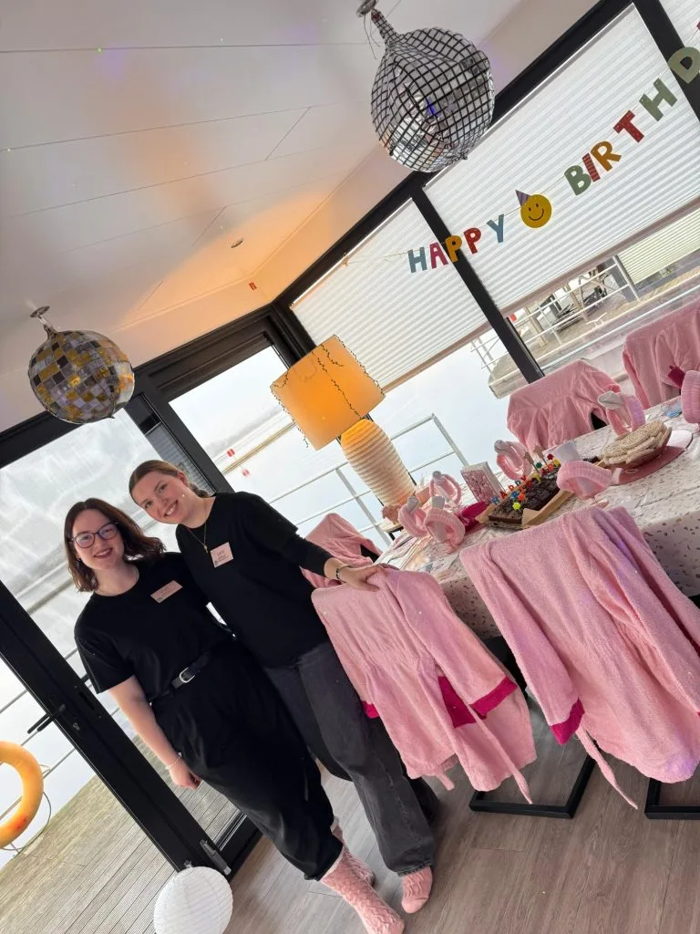 Spa-Geburtstag auf einem Hausboot Spa-Geburtstag auf einem Hausboot – Erlebnisinsel Kinderanimation